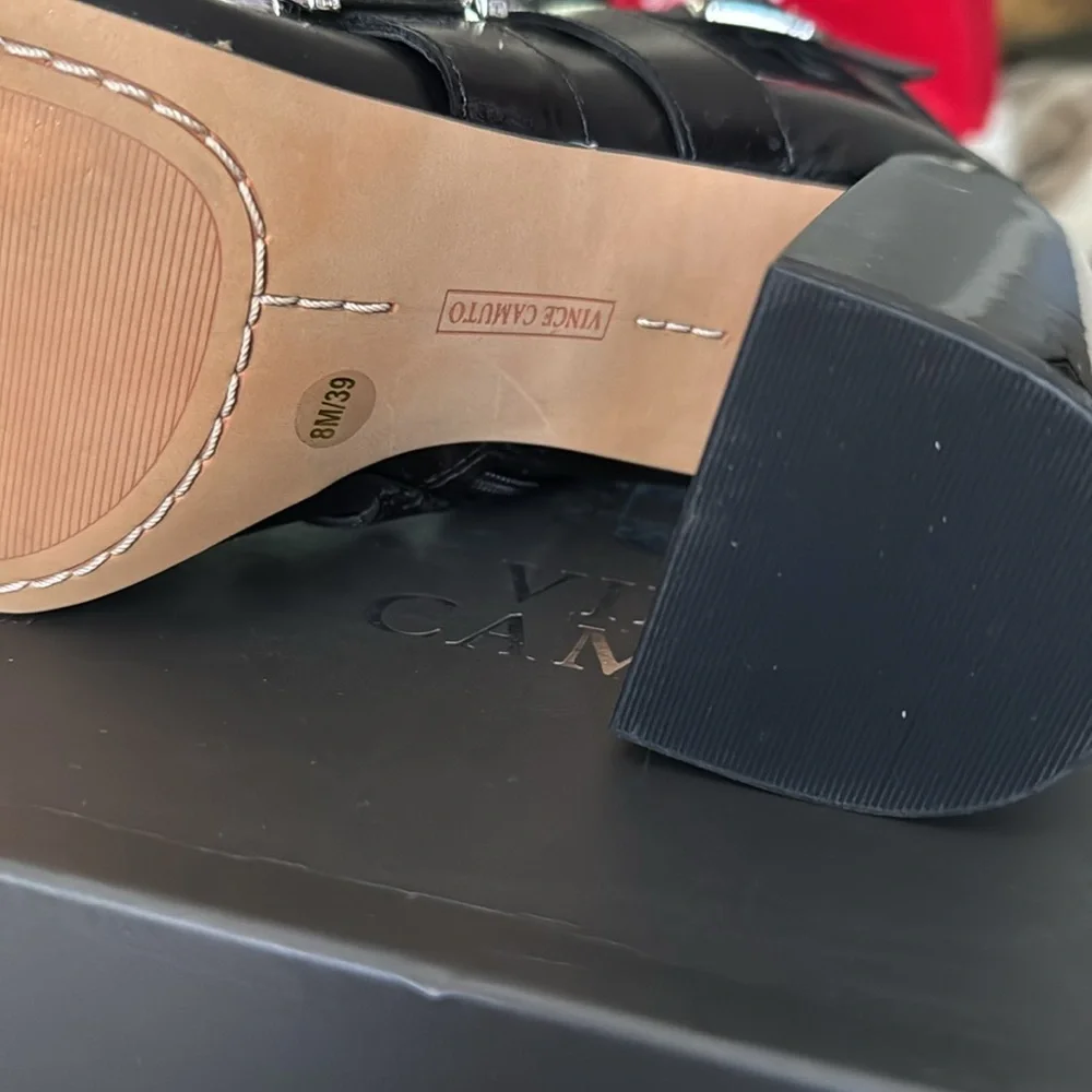 Vince Camuto Ankle Heel Boot💕 - Picture 7 of 9